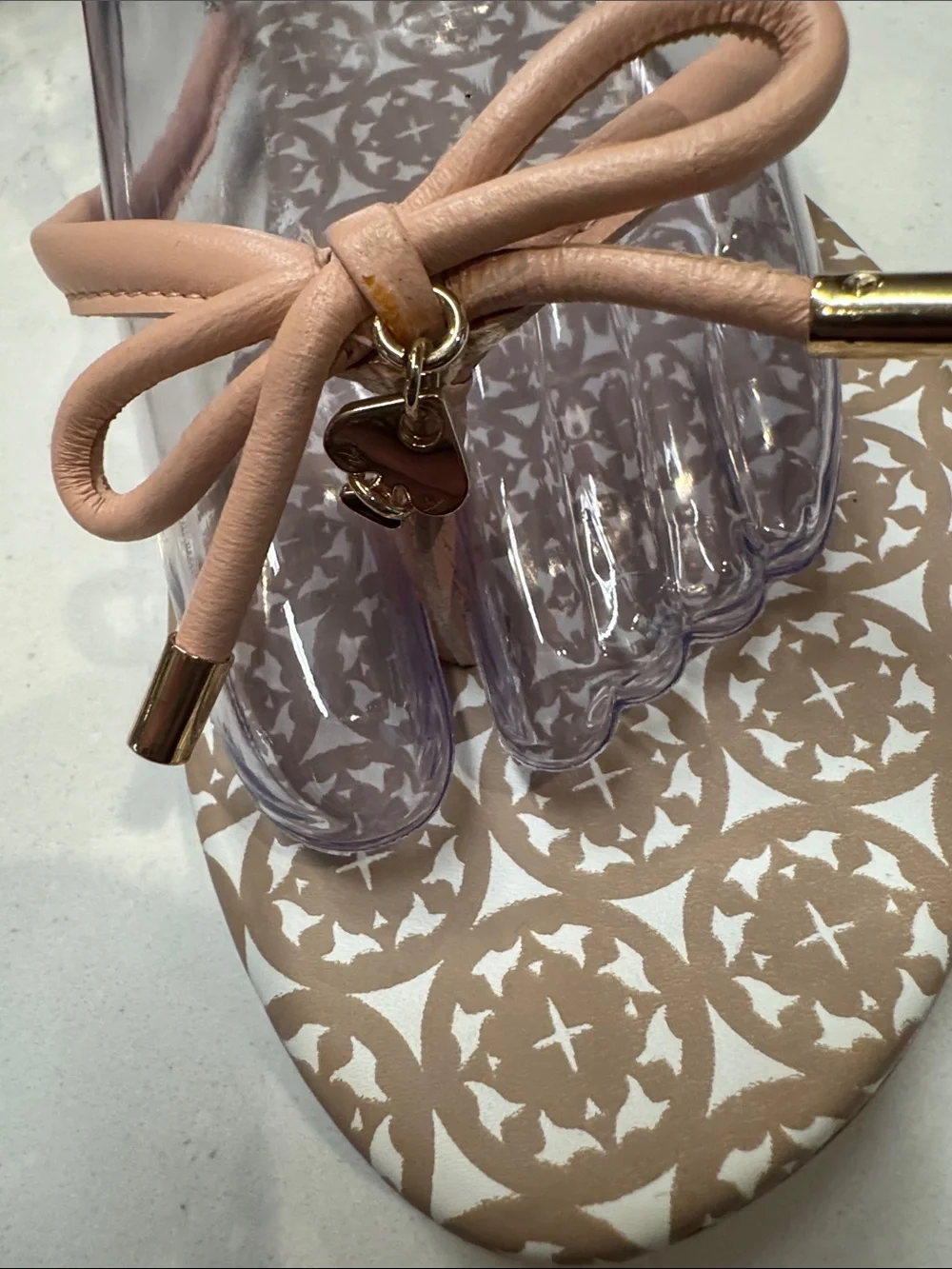 Kate Spade Blush Pink Bow Thong Sandals with Patterned Footbed Charm Sz8.5